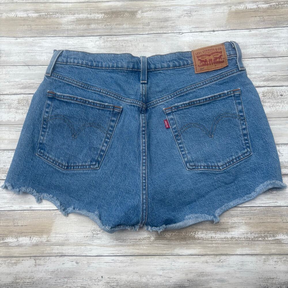 Levi’s 501 Cutoff Jean Shorts Sz 31‎ Med Wash Daisy Dukes Button Fly Casual